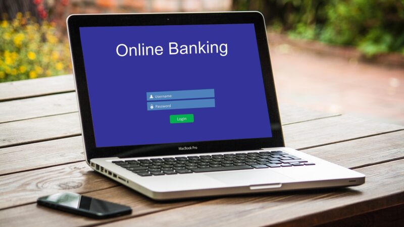 5 powodów, dla których bankowość internetowa jest lepsza dla Twojej firmy niż tradycyjna bankowość